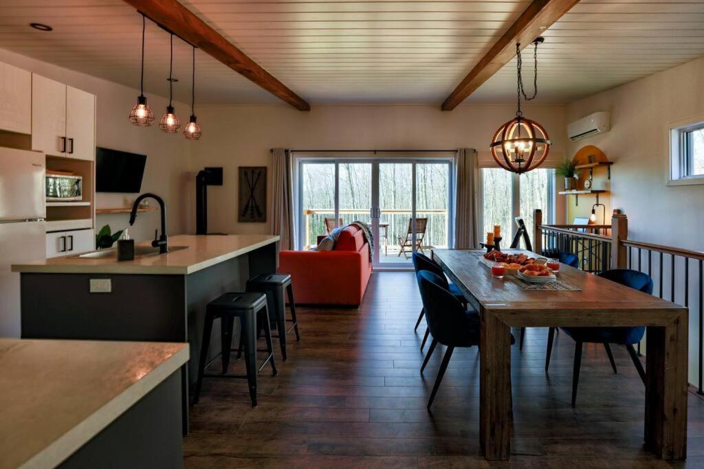 Chalet Woodpecker Lodge - Chaleureux Avec Foyer. Orford Exterior foto